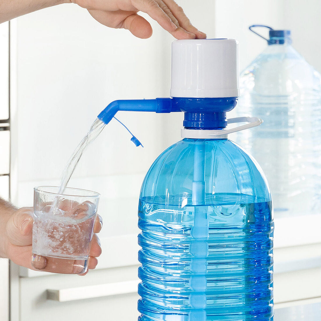 Wasserspender für XL-Flaschen „Watler“ – frisches Wasser auf Knopfdruck