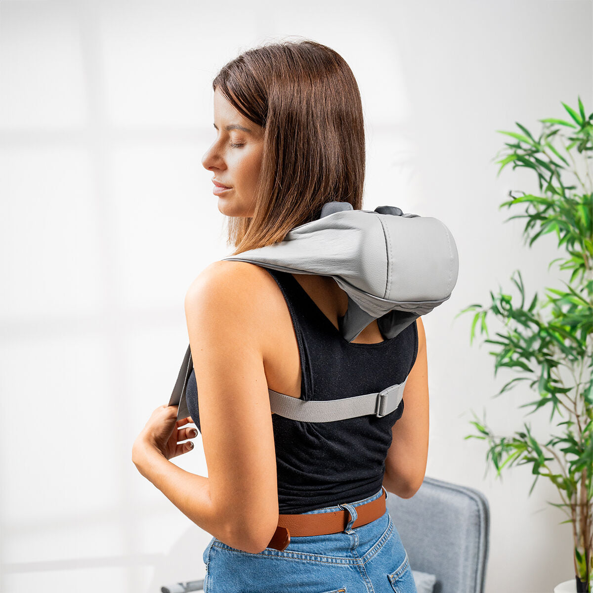 Innovagoods Wiederaufladbares 6D-Nacken- Und Rückenmassagegerät Silax Innovagoods