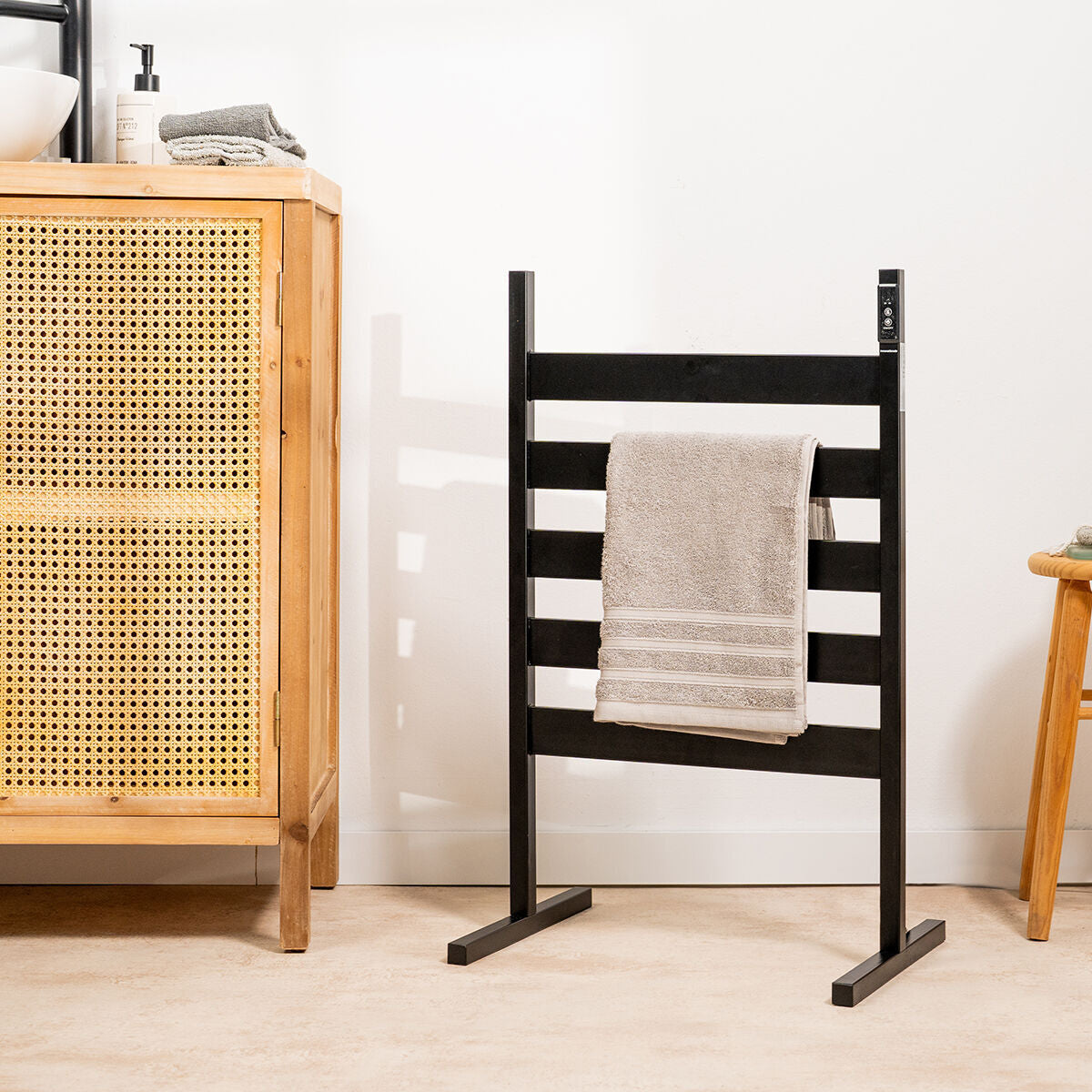 V3H43736AAC039B5817E4E7615DC3098C93R7635147P4